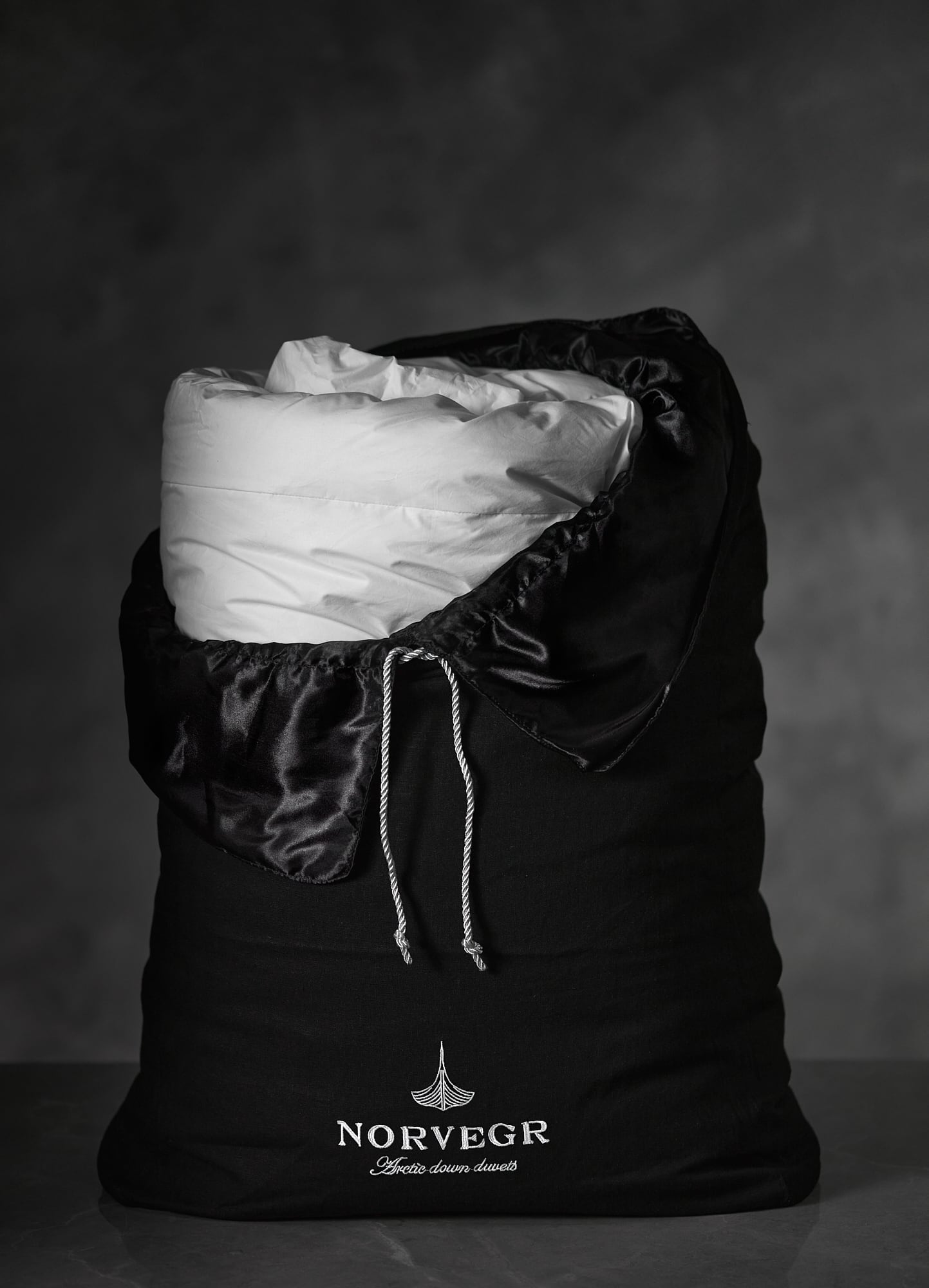 European White Goose, 90% Down Duvet, Fill Power 755 - Image 2